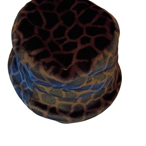 La Maison De La Fausse Fourrure Paris Vintage Fuzzy Leopard Polka Dot Bucket Hat main image 4